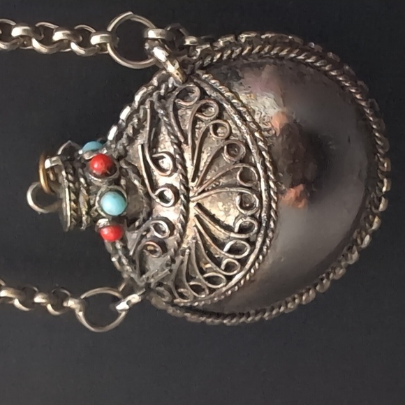 Vintage Tibetan Silver Metal Pendant Snuff Necklace with Red/Turquoise Accents. - Picture 4 of 11